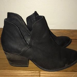Steve Madden Black cutout booties